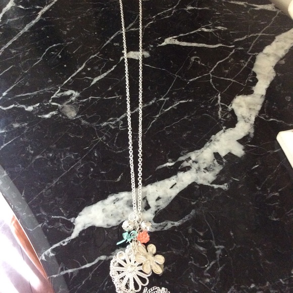 Spring bouquet Necklace - Picture 3 of 3